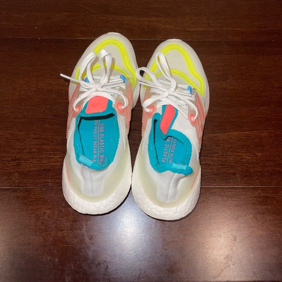 guc adidas women’s ultraboost Shoes - White, Yellow, and orange 6 - Picture 9 of 10